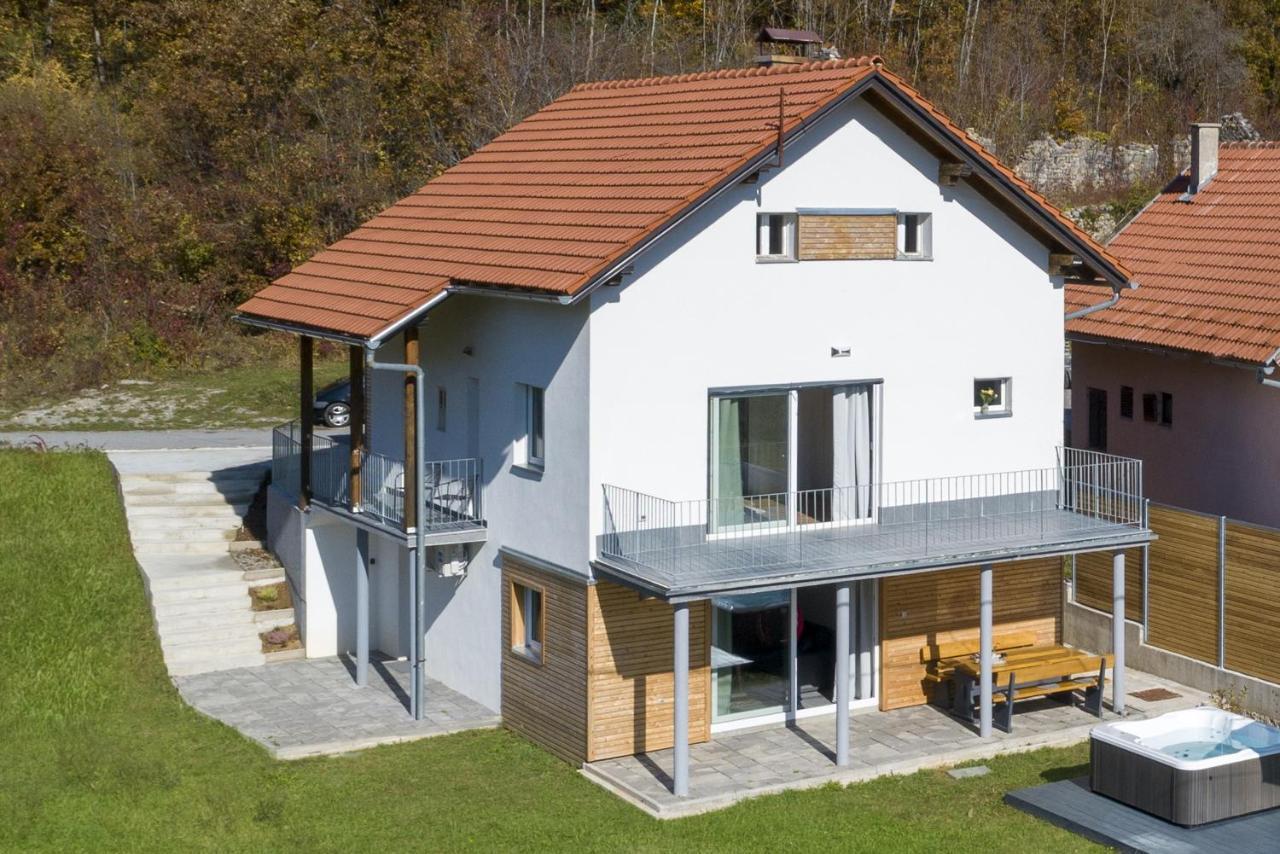 Velebit Lodge Lovinac  Bagian luar foto