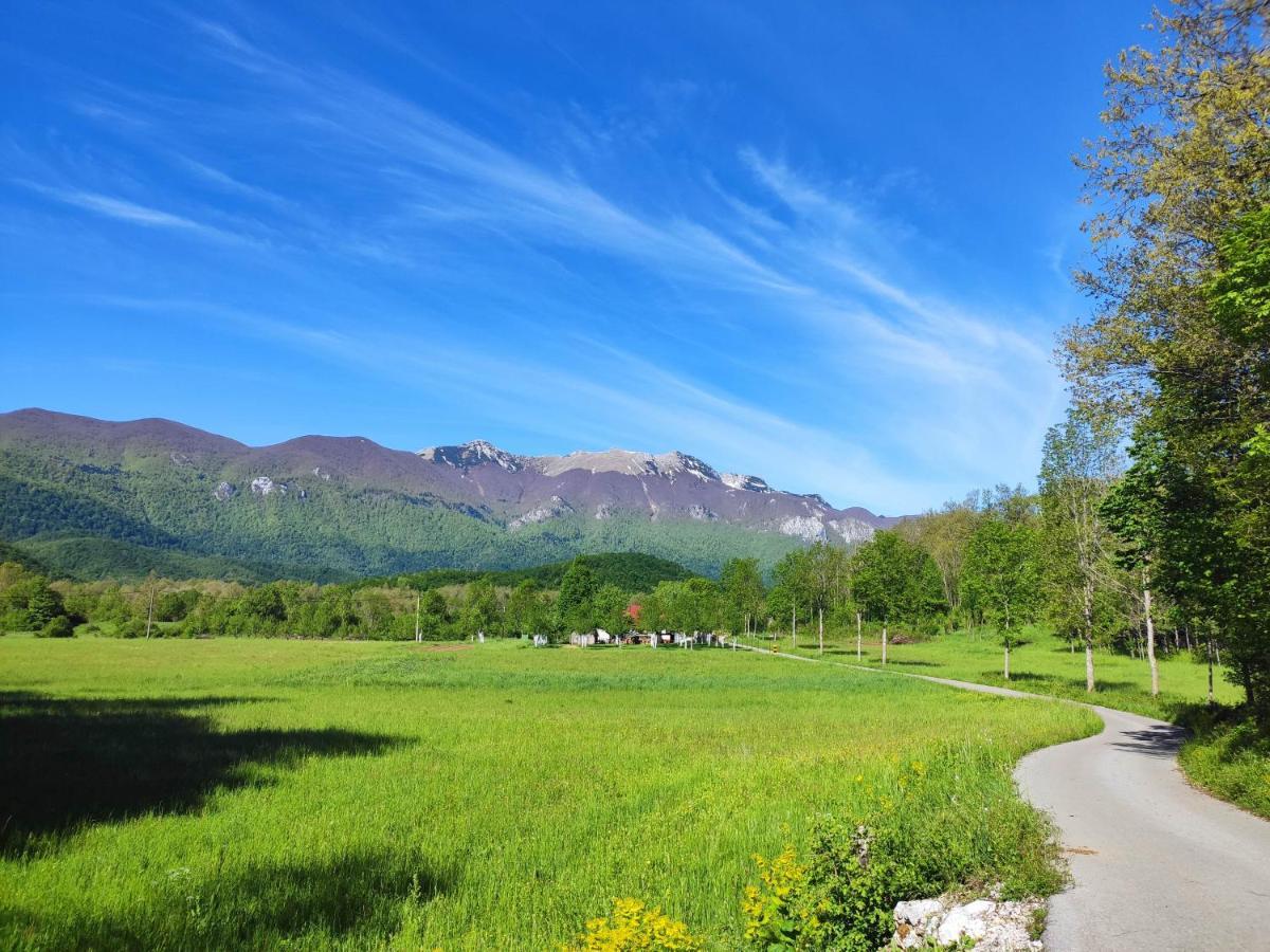 Velebit Lodge Lovinac  Bagian luar foto