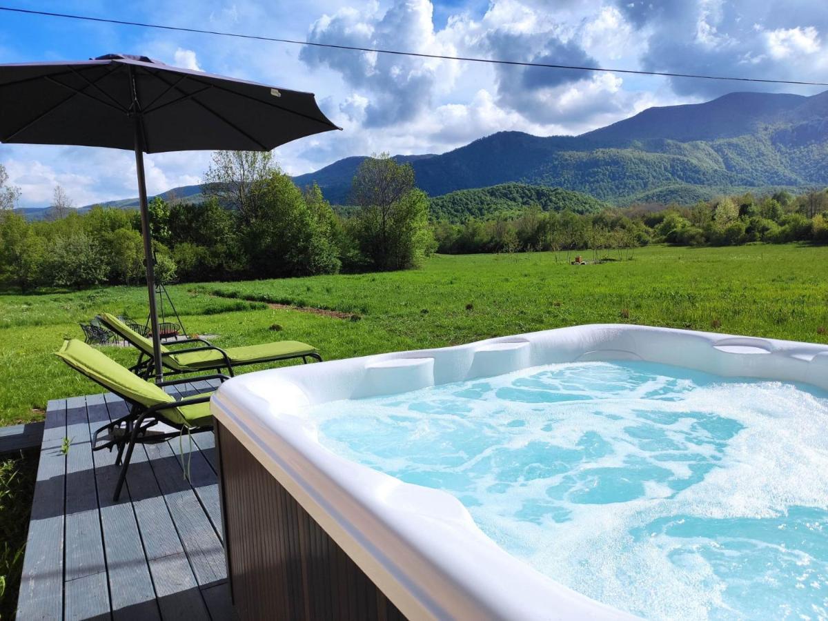 Velebit Lodge Lovinac  Bagian luar foto