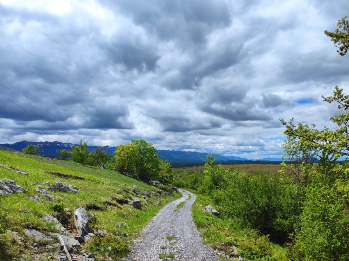 Velebit Lodge Lovinac  Bagian luar foto